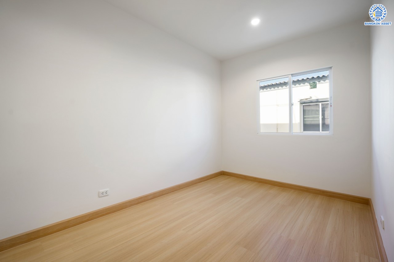 ทาวน์เฮ้าส์มือสองนนทบุรี ม.วิลเลตไลท์ ราชพฤกษ์-ปิ่นเกล้า เนื้อที่ 19.2 ตร.ว. ฟังก์ชัน 3 ห้องนอน 2 ห้องน้ำ จอดรถได้ 2 คัน บนทำเลสะดวกสบาย เดินทางง่าย เข้า-ออกได้หลายเส้นทาง ทั้งทางราชพฤกษ์ กาญจนาภิเษก และนครอินทร์ เพียง 5 นาทีถึงจุดขึ้นทางด่วน "ศรีรัช"...